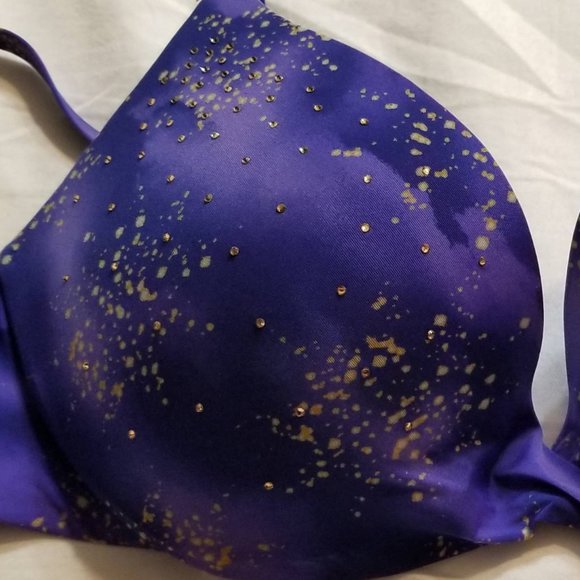 Victoria's Secret Plunge Push Up Bra - Picture 1 of 3